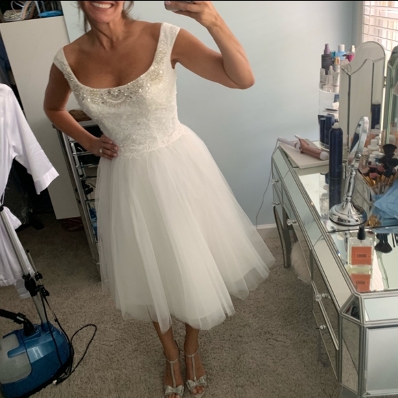 Gorgeous wedding gown altered to tea length - Picture 3 of 7